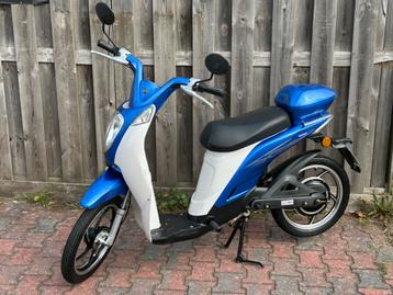 Te koop: super leuke elektrische Nimoto City snorfiets beschikbaar voor biedingen