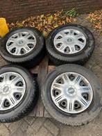 Banden met wieldoppen 235/60R16, Ophalen, Gebruikt