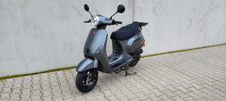 Nieuw !!  GTS Toscana Dynamic, Fietsen en Brommers, Scooters | Overige merken, Nieuw, Maximaal 45 km/u, Benzine, Ophalen of Verzenden