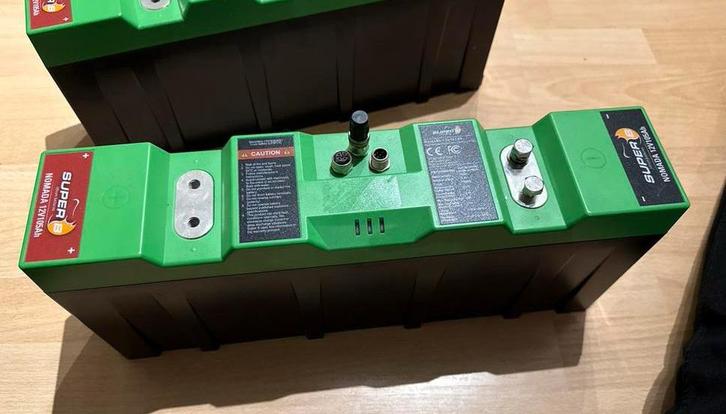 SuperB Nomada 12V 105Ah Lithium Accu, Caravans en Kamperen, Caravan accessoires, Zo goed als nieuw, Ophalen