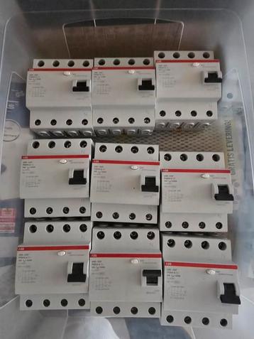 ABB  aardlekschakelaars 40A 3 fase  busboards (nieuw) beschikbaar voor biedingen