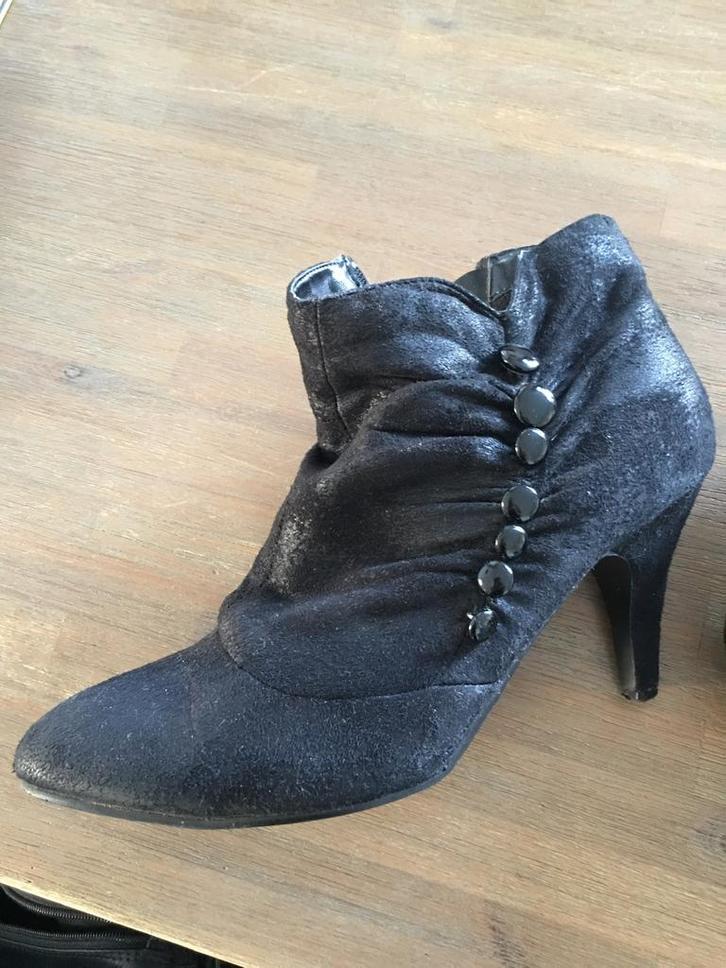 Charmante dameslaarsjes, maat 41, Kleding | Dames, Schoenen, Zo goed als nieuw, Ophalen of Verzenden