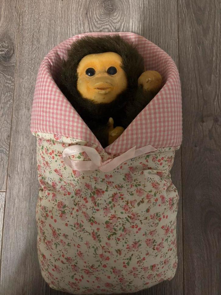 Handpop aap cimpasee baby aapje in slaapzakje, vintage, Kinderen en Baby's, Speelgoed | Knuffels en Pluche, Gebruikt, Overige typen