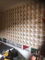 Gezocht Vlieg Uut spreukenbordjes 12,5cm, Antiek en Kunst, Antiek | Keramiek en Aardewerk, Ophalen of Verzenden