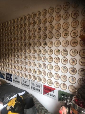 Gezocht Vlieg Uut spreukenbordjes 12,5cm beschikbaar voor biedingen