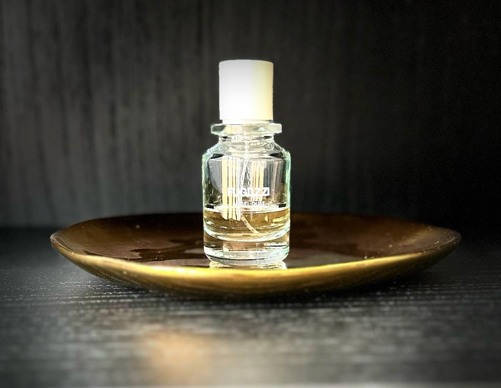 Fugazzi Angel Dust decant, Sieraden, Tassen en Uiterlijk, Uiterlijk | Parfum, Ophalen of Verzenden, Nieuw