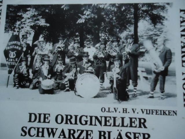 sticker oud Zwarte fanfare band orkest aarle rixtel muziek, Verzamelen, Stickers, Zo goed als nieuw, Bedrijf of Vereniging, Verzenden