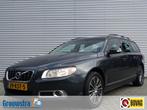 Volvo V70 2.0D LIMITED EDITION / LEDER / NAVI / PDC / AFN. T, 136 pk, 1600 kg, Zilver of Grijs, USB