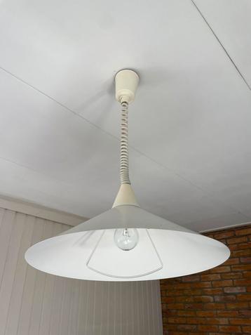 Vintage retro witte trek lamp beschikbaar voor biedingen