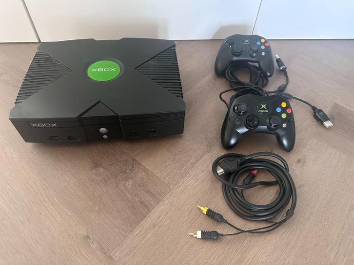 Xbox Original | Compleet en werkend | Retro game console, Spelcomputers en Games, Spelcomputers | Xbox Original, Gebruikt, Met 2 controllers