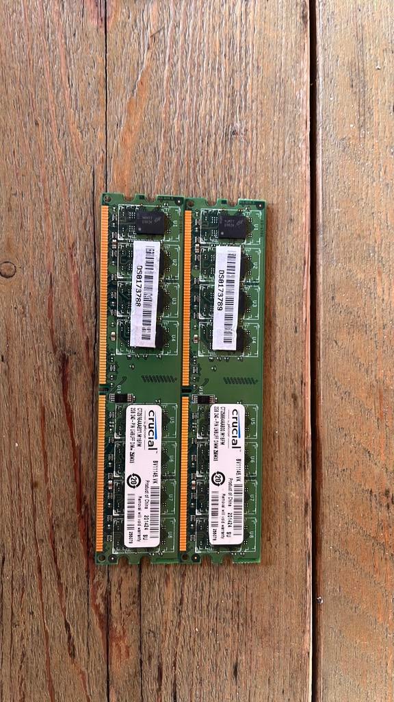 Crucial DDR2 RAM 2GB PC2-6400 (800 MHz) – desktop, Computers en Software, RAM geheugen, Ophalen, Zo goed als nieuw, DDR2, Desktop