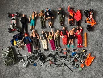 Groot Lot Action Man Figuren + Toebehoren beschikbaar voor biedingen