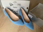 Licht blauwe pumps, Kleding | Dames, Schoenen, Pumps, Blauw, Ophalen of Verzenden, Zo goed als nieuw