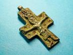 Crucifix - Vroeg Middeleeuws - Bodemvondst - TOPSTUK, Ophalen of Verzenden