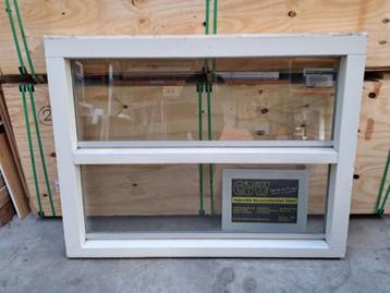 houten raam hr++ glas 159x120 cm, kiepraam. beschikbaar voor biedingen