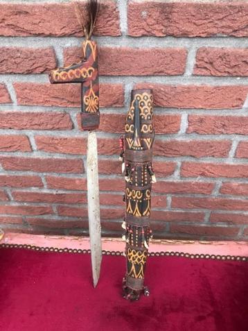 mooi Dajak zwaard, mandau, Kalimantan beschikbaar voor biedingen