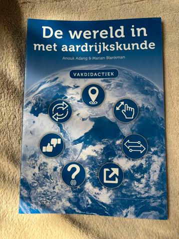 De wereld in met aardrijkskunde beschikbaar voor biedingen