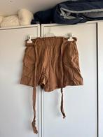 Bruine Short met Riem - Maat S, Ophalen of Verzenden, Zo goed als nieuw, Maat 36 (S), Bruin