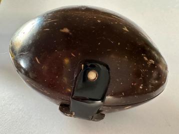 Vintage kokosnoot doosje/beurs beschikbaar voor biedingen