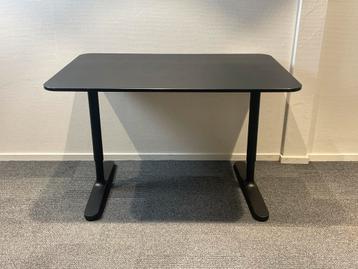 Bekant bureaus Ikea + Langfjall bureaustoelen (6 stuks!) - afbeelding 4