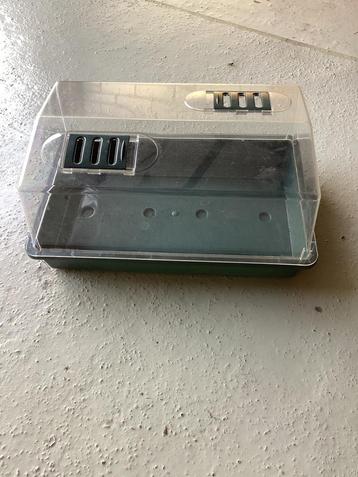 Zaaibakje beschikbaar voor biedingen