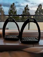 Tech Stirrups venice dressage sloped zwart, Dieren en Toebehoren, Ophalen of Verzenden, Zo goed als nieuw