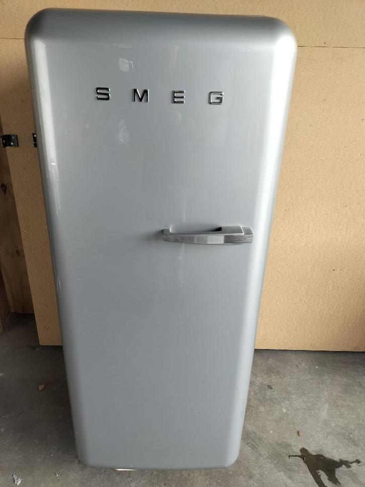 nette schone en zeer goede grijze smeg koelkast fab 28, Witgoed en Apparatuur, Koelkasten en IJskasten, Gebruikt, Zonder vriesvak
