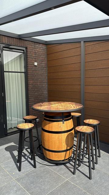 Statafel | houtlook | wijnvat  beschikbaar voor biedingen