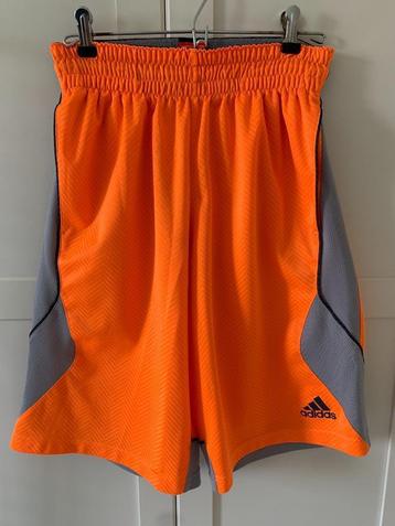 Adidas Basketball short / broekje beschikbaar voor biedingen