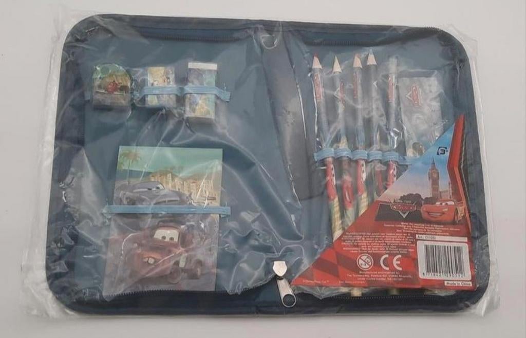 Cars teken en schrijfset in etui NIEUW, Verzamelen, Disney, Ophalen of Verzenden, Overige figuren, Nieuw, Pen, Potlood of Stift