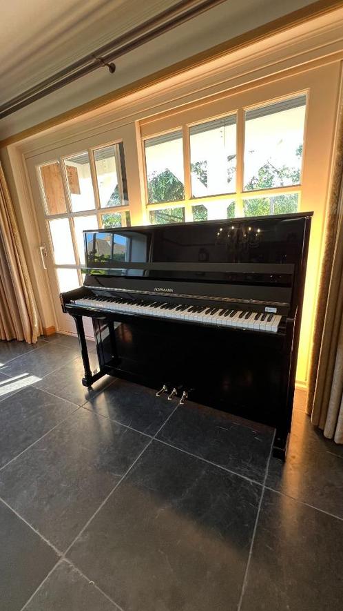Hoffmann 118, Muziek en Instrumenten, Piano's, Zo goed als nieuw, Piano, Zwart, Hoogglans, Ophalen of Verzenden