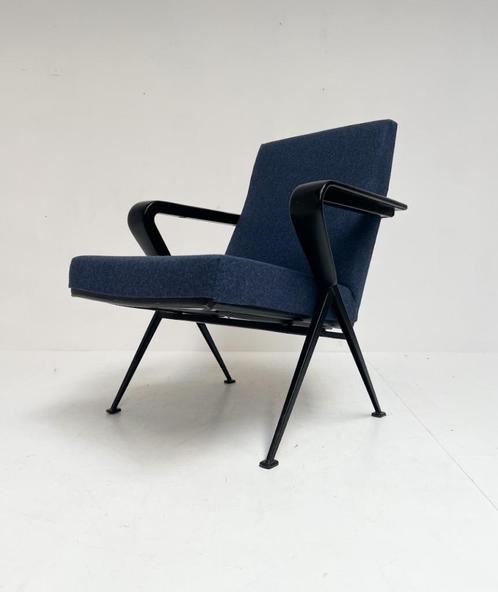 Repose fauteuil van Friso Kramer voor Ahrend de Cirkel, 1960, Huis en Inrichting, Fauteuils, Gebruikt, Leer, Metaal, Stof, 50 tot 75 cm