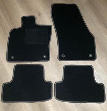 Mattenset Volkswagen T-Roc beschikbaar voor biedingen