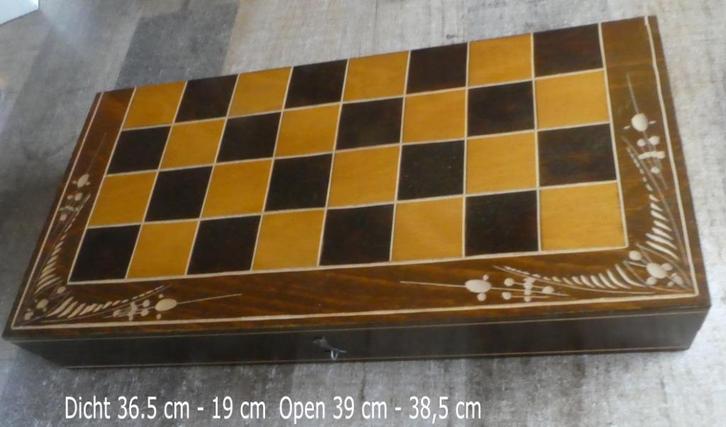 Vintage Schaakkist koffer schaakset schaakspel backgammon, Hobby en Vrije tijd, Gezelschapsspellen | Bordspellen, Zo goed als nieuw
