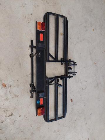 Grote fietsendrager beschikbaar voor biedingen