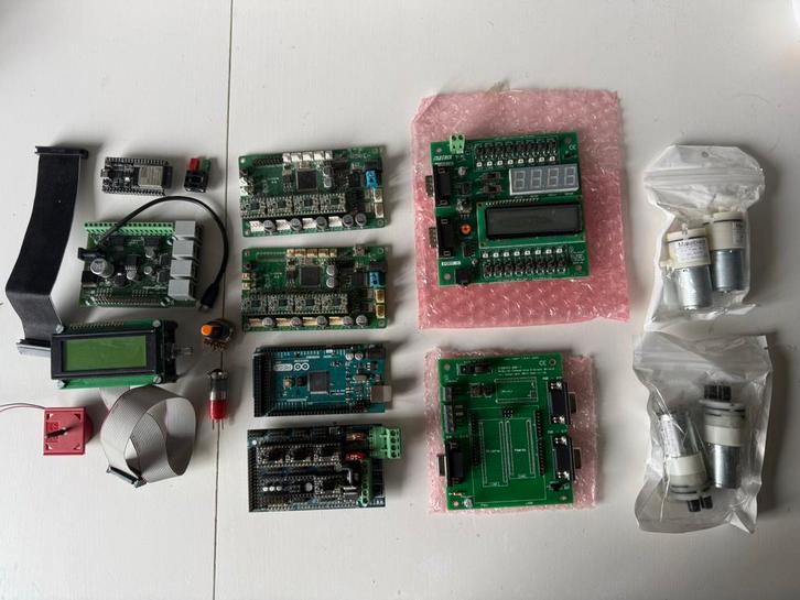 Elektronica Componenten en Onderdelen Set – Weinig Gebruikt, Hobby en Vrije tijd, Elektronica-componenten, Gebruikt, Ophalen of Verzenden