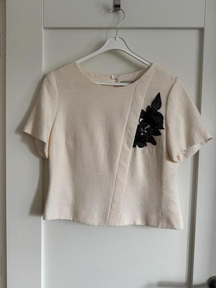 Natan top – ivoor met zwarte bloemenapplicatie – maat 40 (NL, Kleding | Dames, Tops, Zo goed als nieuw, Maat 38/40 (M), Overige kleuren