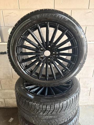 Velgen set met winterbanden 20 inch beschikbaar voor biedingen