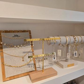 Biba jewerly sieraden displays beschikbaar voor biedingen