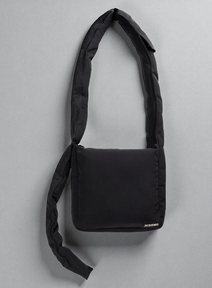 Jacquemus le Cuscinu messenger tas zwart crossbody padded, Sieraden, Tassen en Uiterlijk, Tassen | Schoudertassen, Zo goed als nieuw