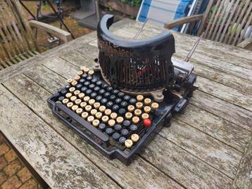 Royal Barlock typemachine  beschikbaar voor biedingen