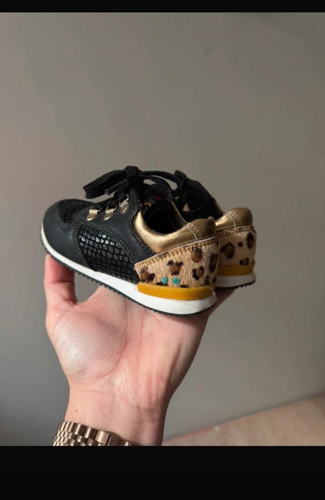 Nieuwe leren kinder schoenen sneakers, Kinderen en Baby's, Kinderkleding | Schoenen en Sokken, Nieuw, Schoenen, Meisje, Ophalen of Verzenden