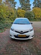 Toyota Yaris  08/ 2012 Wit 2 de Eigenaar Nieuwe Apk, Auto's, Toyota, Voorwielaandrijving, Stof, 4 cilinders, Wit