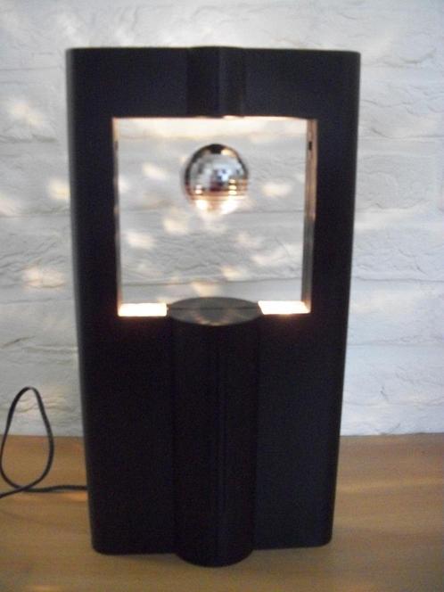 Zwevende Bal met verlichting - 28 cm hoog - Nieuw in doos, Huis en Inrichting, Woonaccessoires | Overige, Nieuw, Ophalen of Verzenden