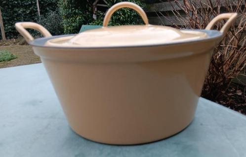 FE BELGIUM mosterdgeel vintage gietijzer pan 30 cm (G233), Huis en Inrichting, Keuken | Potten en Pannen, Gebruikt, Koekenpan of Braadpan