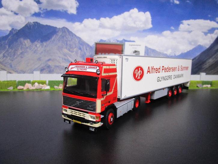 Wsi 01-4538 Volvo F12 Globetrotter , Alfred Pedersen, Hobby en Vrije tijd, Modelauto's | 1:50, Nieuw, Bus of Vrachtwagen, Wsi