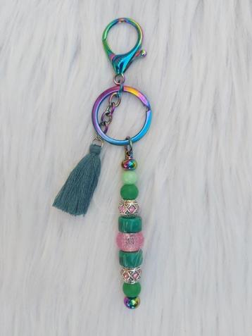 Sleutelhanger - tashanger metallic groen roze beschikbaar voor biedingen