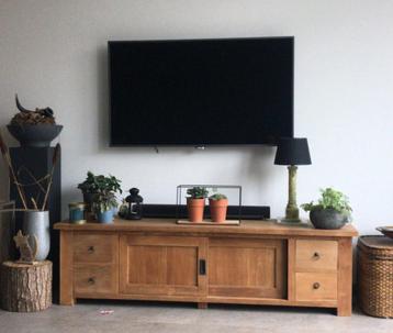 Teak dressoir zgan nu op te halen beschikbaar voor biedingen