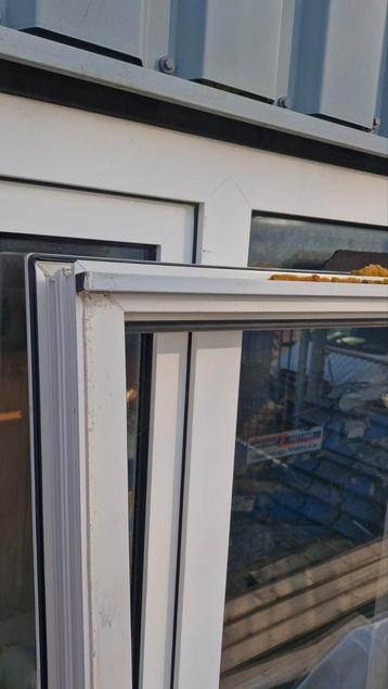 Schuifpui 305 cm breed 238xm hoog beschikbaar voor biedingen