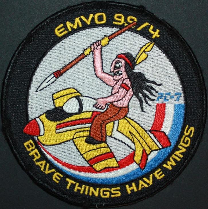 patch 131 Sqn EMVO klas 99/4 Vlb Woensdrecht KLU RNLAF PC-7, Verzamelen, Militaria | Algemeen, Luchtmacht, Embleem of Badge, Nederland